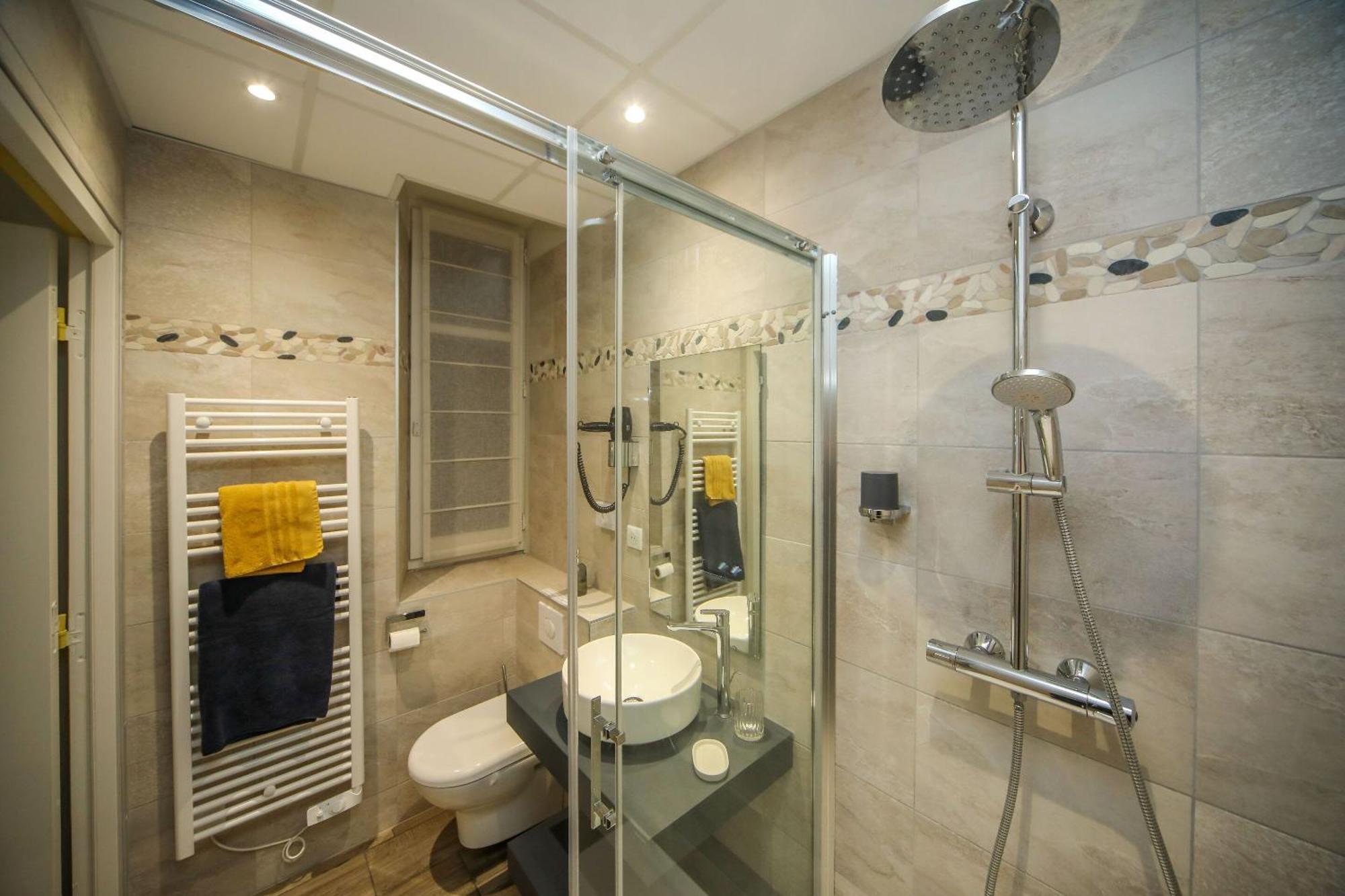 Hotel O Chiroulet Bagneres-de-Bigorre Room photo